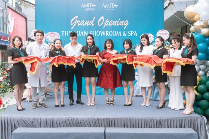 AMITA Showroom – Thy Loan Spa thu hút đông đảo khách hàng trong ngày khai trương